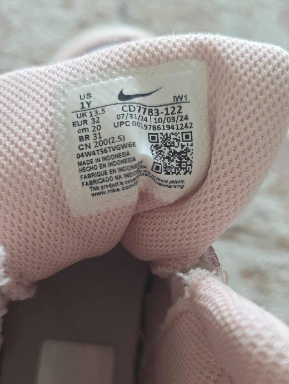 Nike Kids High-Top Sneakers in Pink and White - Picture 7 of 7